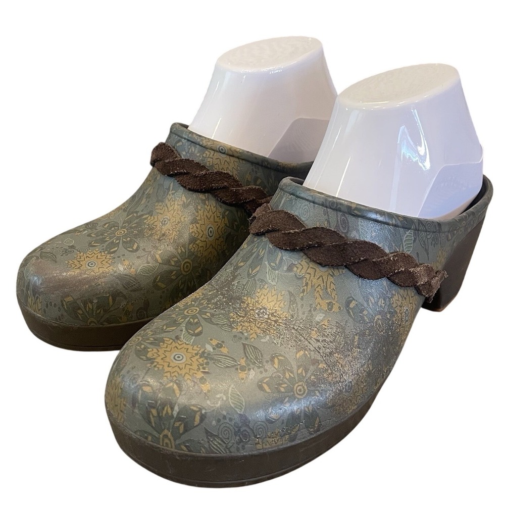 Crocs Sarah Floral Graphic Clog Size 8 Leather Braided Strap Mule Slip On Blue